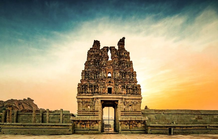 Historic Treasures of Deccan & Kerala: Forts, Temples & Backwaters