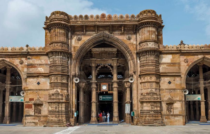 Coastal Splendors & Cultural Delights: Mumbai to Ahmedabad Tour