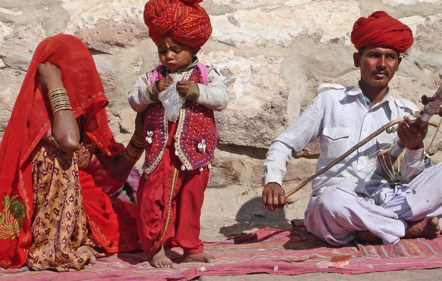 Heritage Gems of Rajasthan: Villages, Forts & Taj Mahal