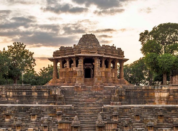 Sacred Sites of Gujarat: Modhera Sun Temple & Rani ki Vav Excursion