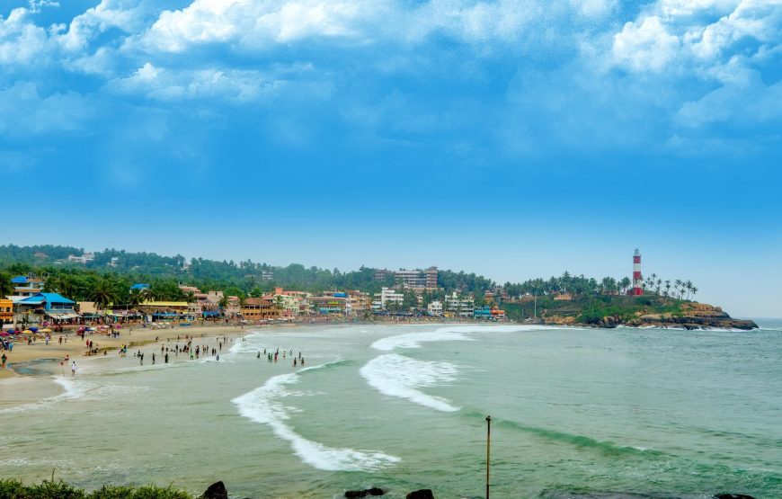 Enchanting Kerala: Beaches, Temples & Backwaters Journey
