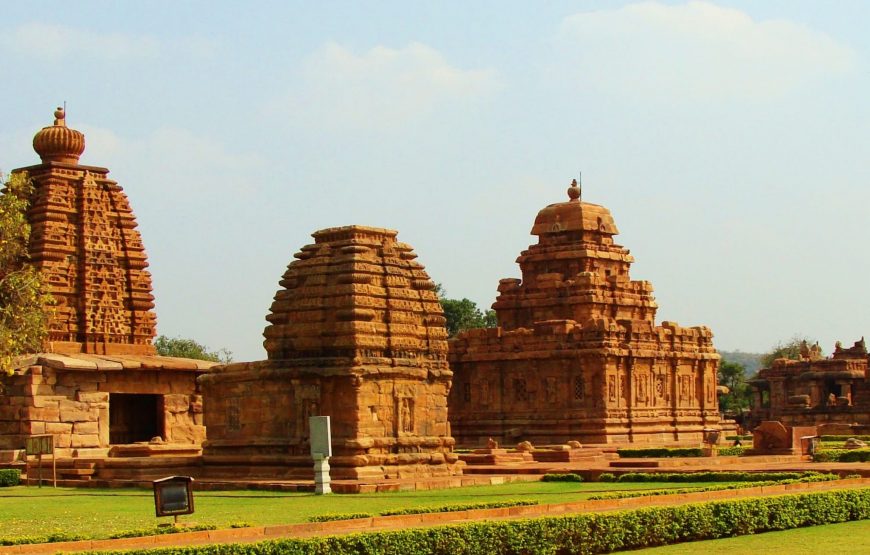Historic Treasures of Deccan & Kerala: Forts, Temples & Backwaters