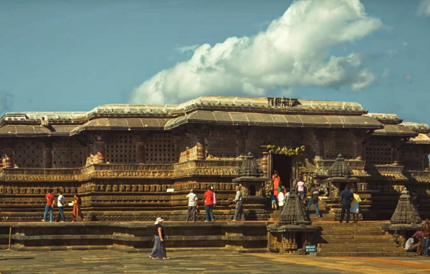 Enchanting South India: Temples, Tea Estates & Grand Palaces