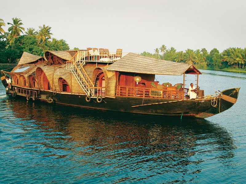 Houseboats and Beach Getaway from Cochin