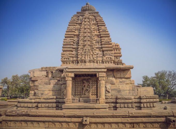 Karnataka Architectural Marvels: Belgaum, Bijapur, Hampi & Badami