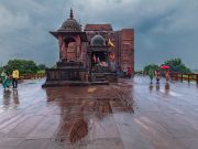 Prehistoric Wonders from Bhopal: Bhimbetka & Bhojpur Temple Tour
