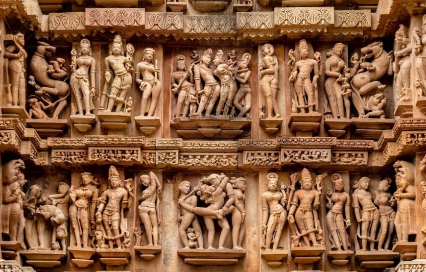 Cultural Treasures of India: Mumbai to Varanasi Expedition