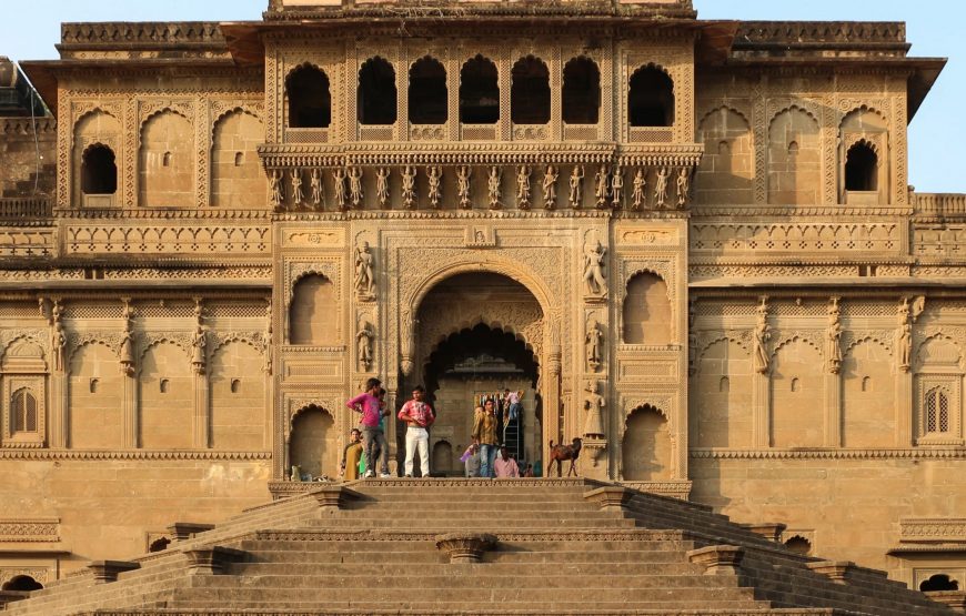From Indore: Fortified Cities Exploration – Mandu & Maheshwar