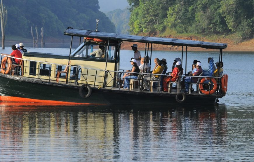 Kerala Spice & Sail: Kathakali, Spice Trails & Houseboat Experience