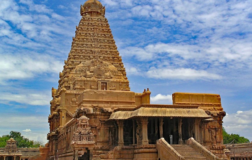 Divine Heritage: Day Tour to Thanjavur & Velankanni from Trichy