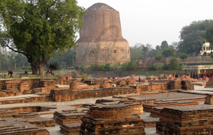 Heritage Treasures of North India: Varanasi to Agra Tour