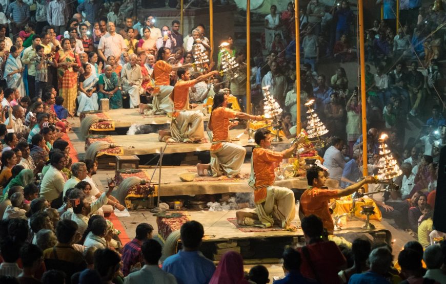 Heritage Treasures of North India: Varanasi to Agra Tour