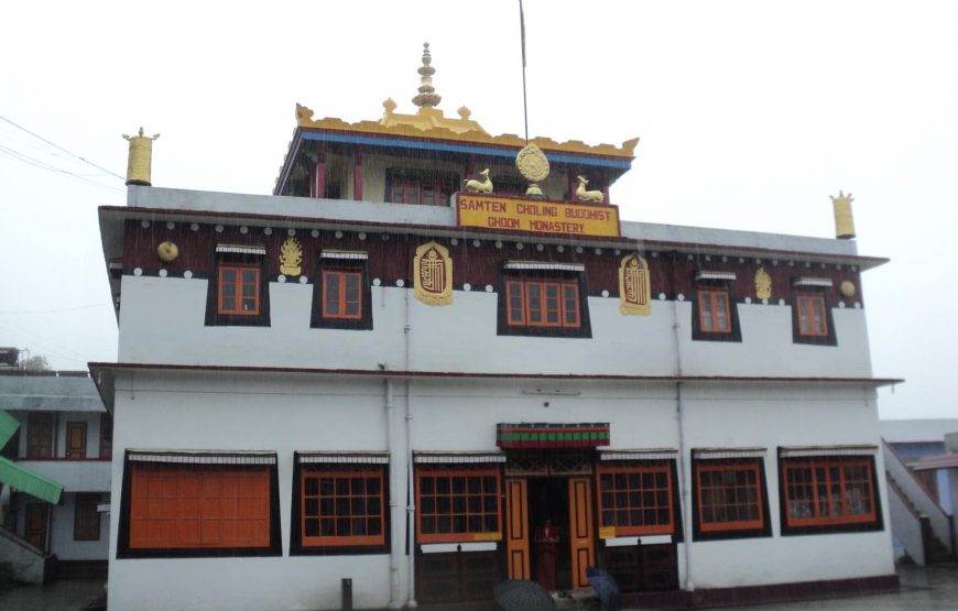 Mountains and Monasteries: Darjeeling Retreat