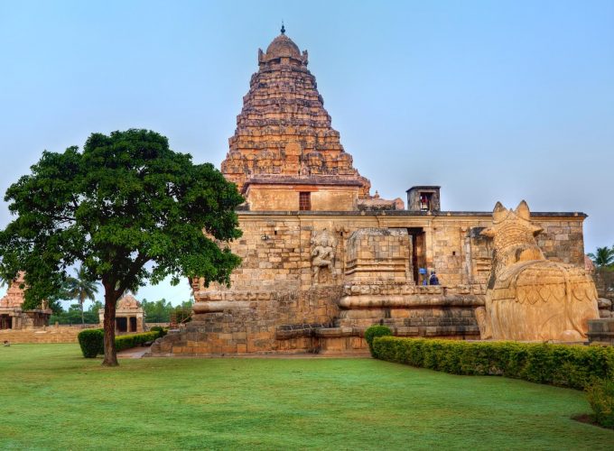 South India Rich Temples, Tea Estate and Culture Tour from Chennai