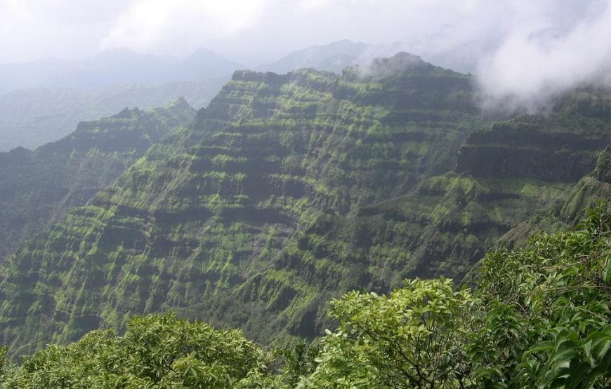 Pratapgad Fort and Mahabaleshwar Day Tour from Pune
