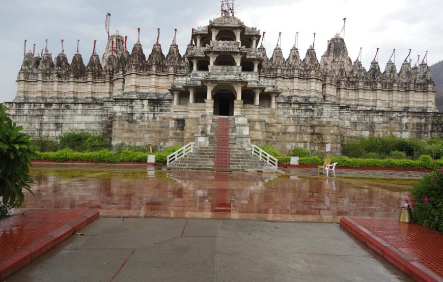 North India Heritage Tour: Forts, Palaces & Spiritual Retreat