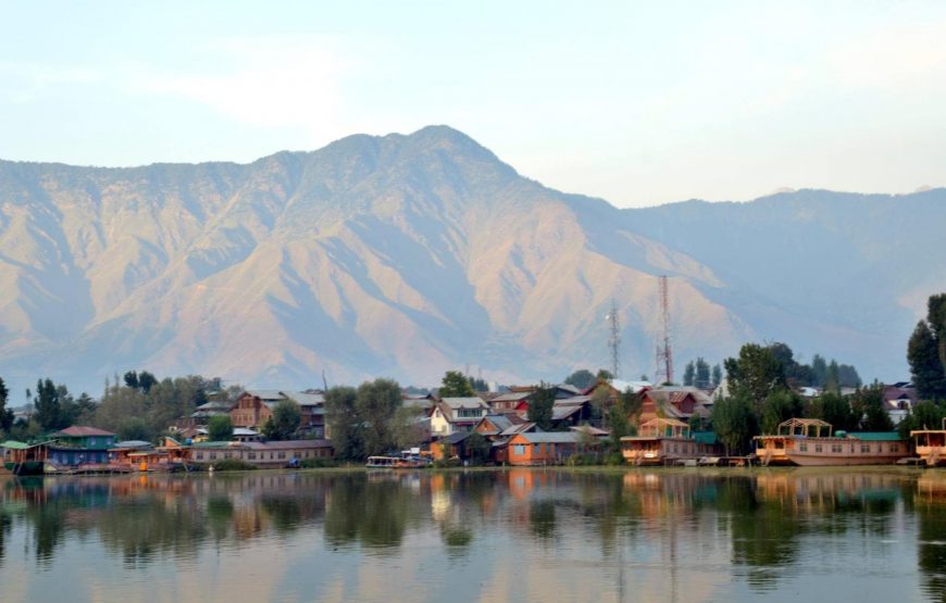 Enchanting North India: Mughal Capitals & Kashmir Valley